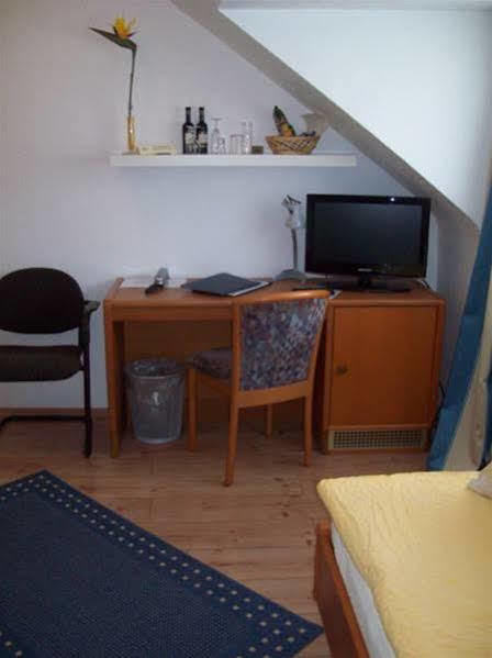Hotel Merlin Garni โคโลญ ภายนอก รูปภาพ