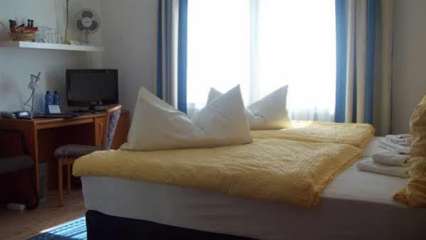 Hotel Merlin Garni โคโลญ ภายนอก รูปภาพ