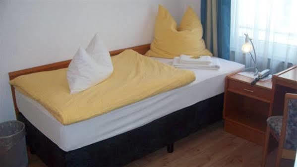 Hotel Merlin Garni โคโลญ ภายนอก รูปภาพ
