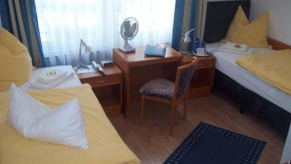 Hotel Merlin Garni โคโลญ ภายนอก รูปภาพ